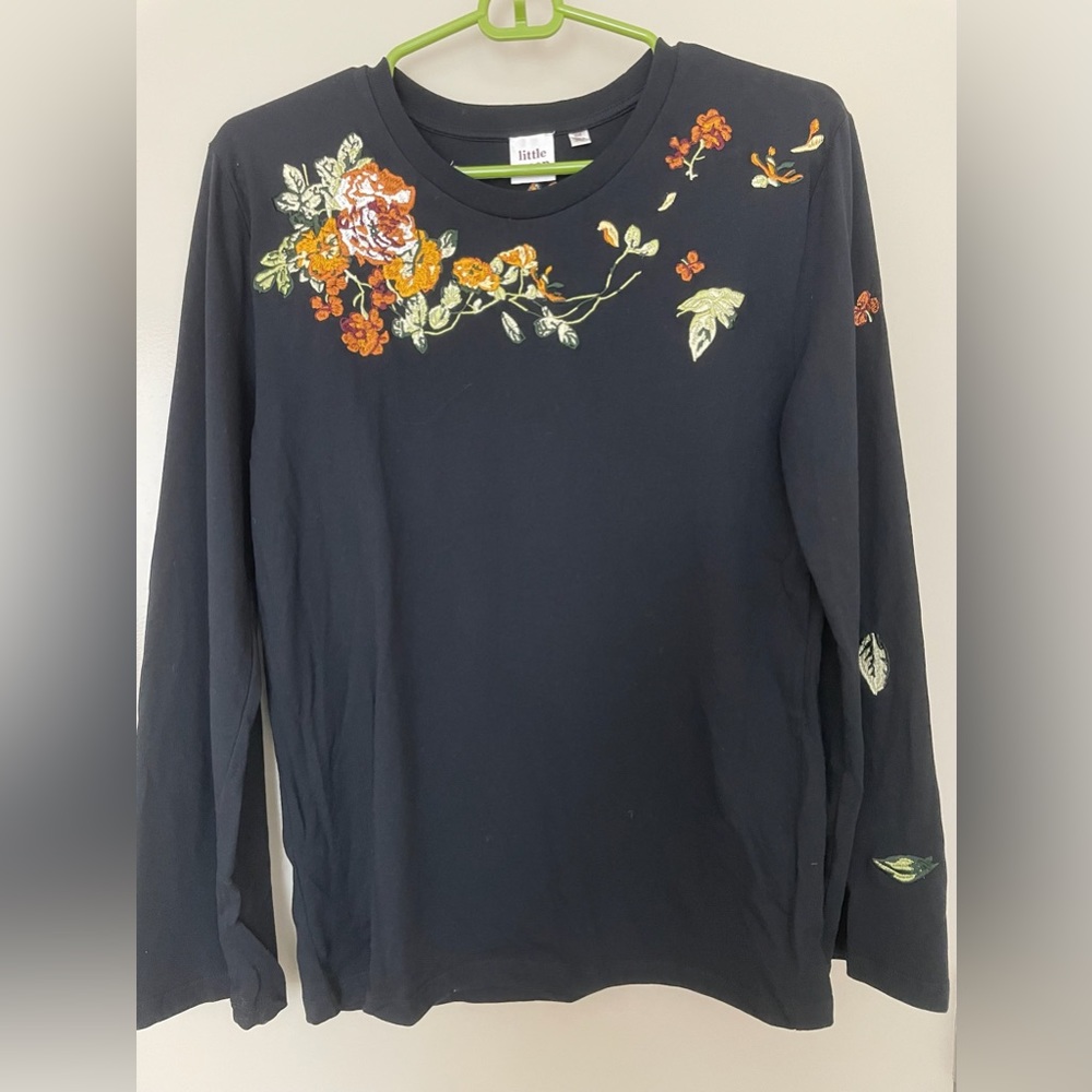 Aritzia Little Moon NWOT long sleeve t-shirt